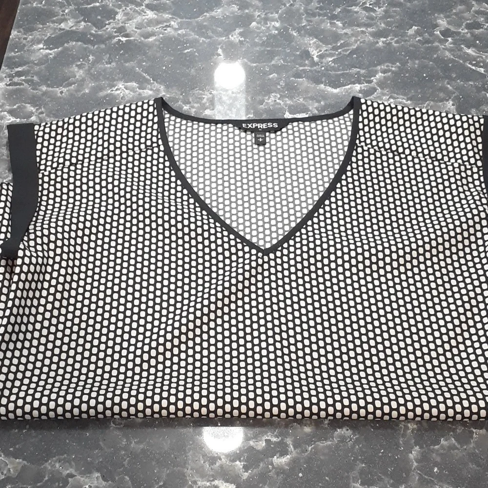 Patterned Top - Picture 1 of 5